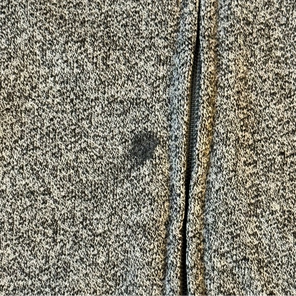 Roots Gray Full-Zip Hoodie Jacket

#1218 - Picture 4 of 10